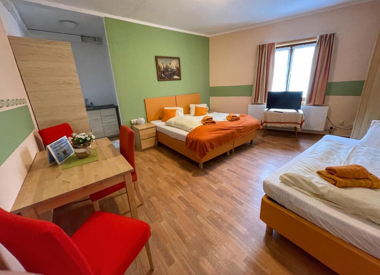 Pension Goeschlberger Mondsee Exterior photo