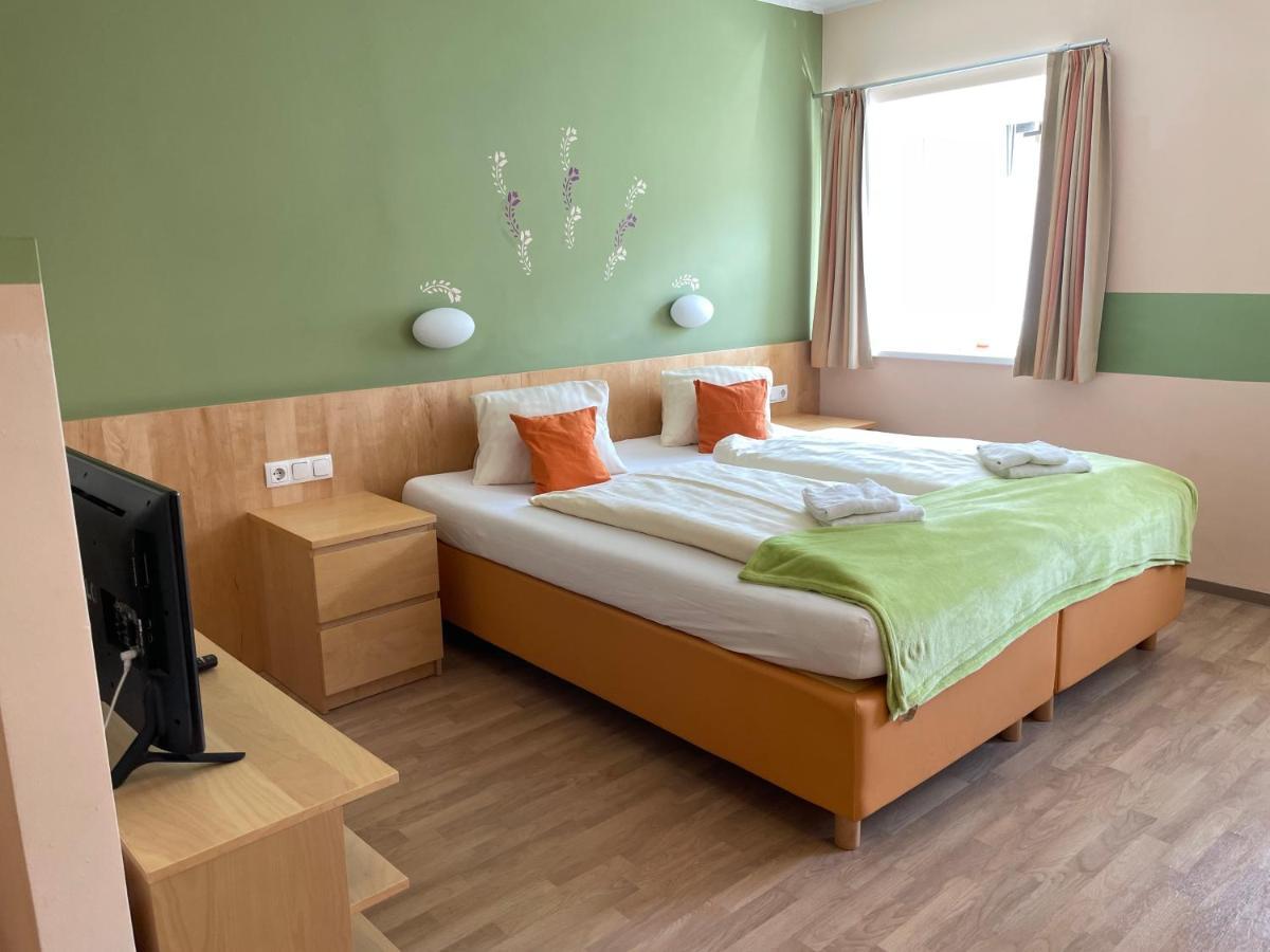 Pension Goeschlberger Mondsee Exterior photo