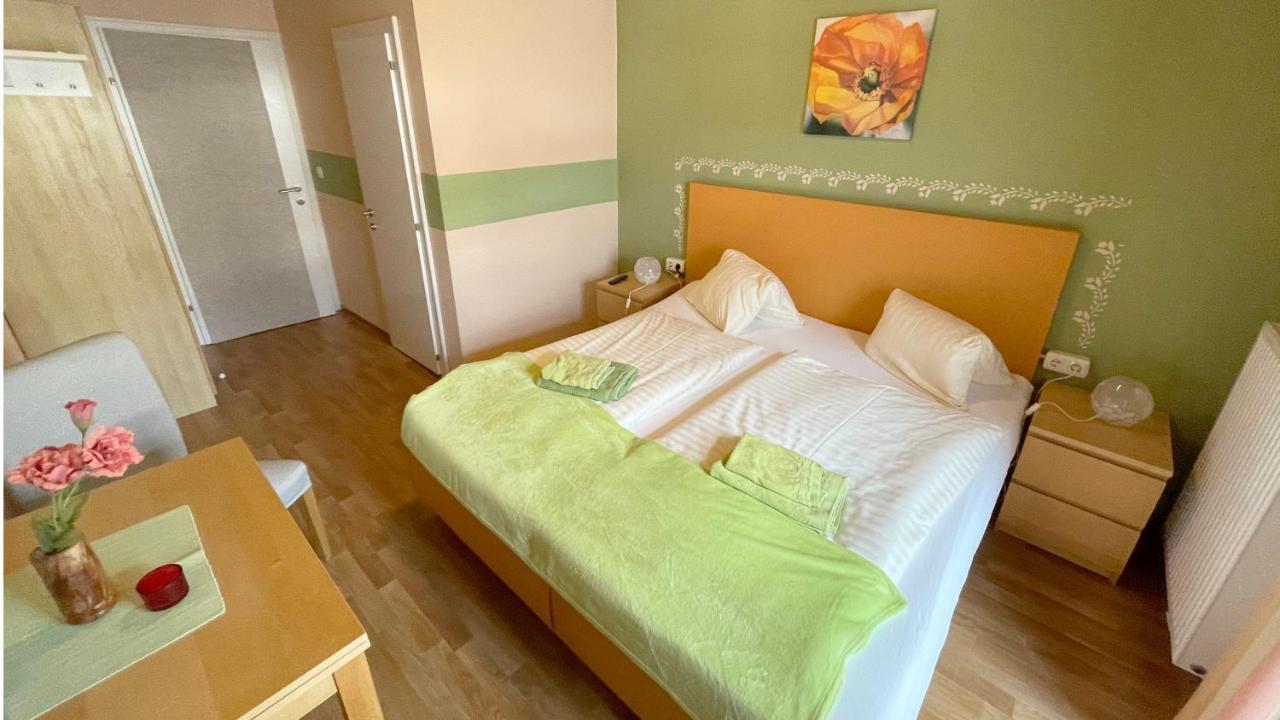 Pension Goeschlberger Mondsee Exterior photo